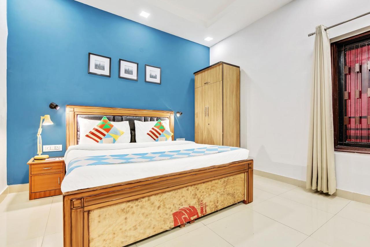 Oyo Home 64106 Comfortable Stay New Delhi Exterior photo
