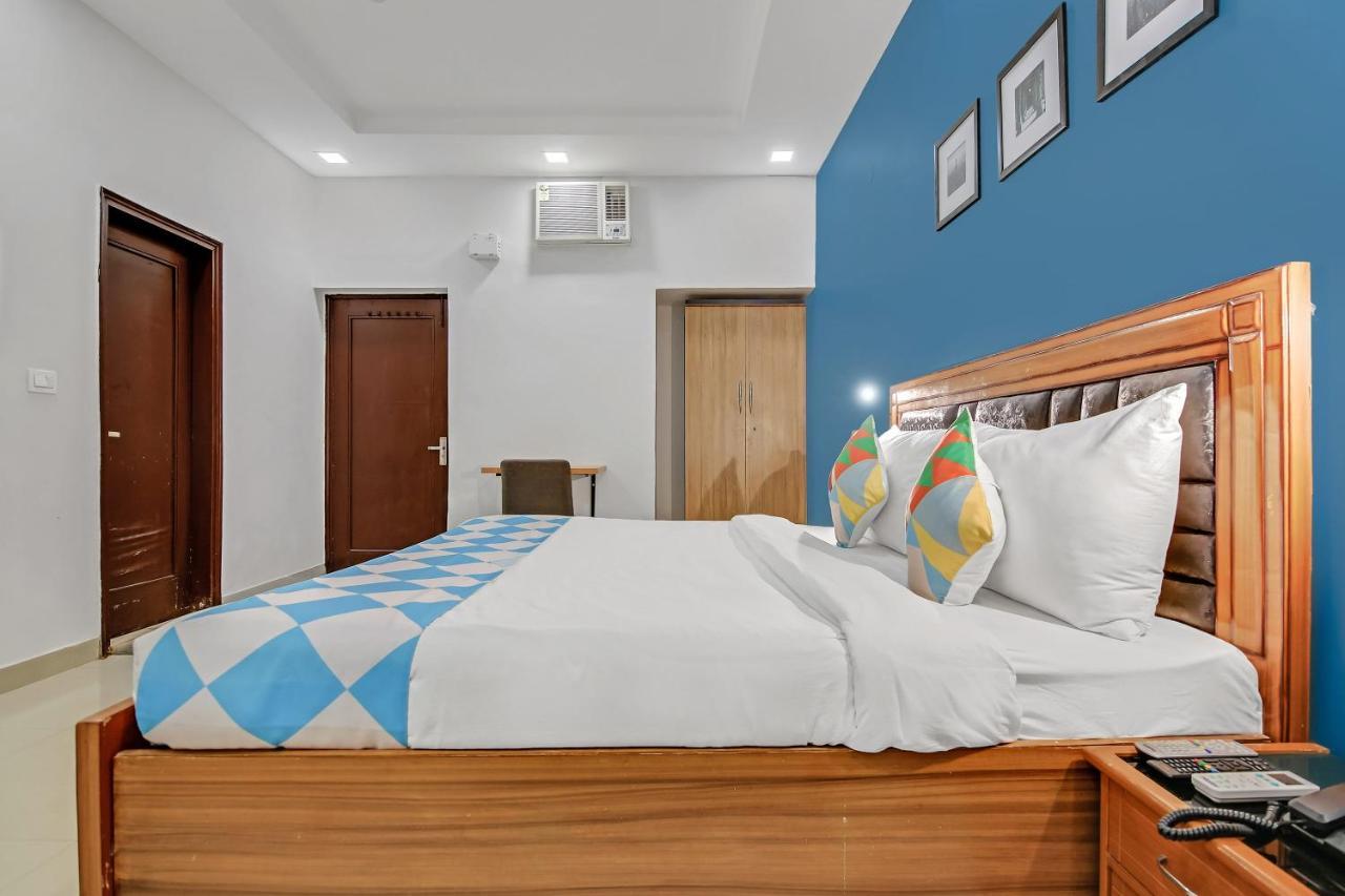 Oyo Home 64106 Comfortable Stay New Delhi Exterior photo