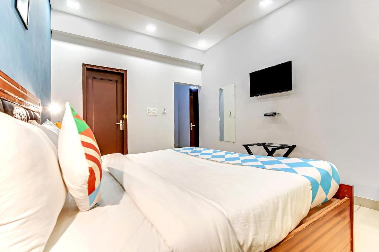 Oyo Home 64106 Comfortable Stay New Delhi Exterior photo