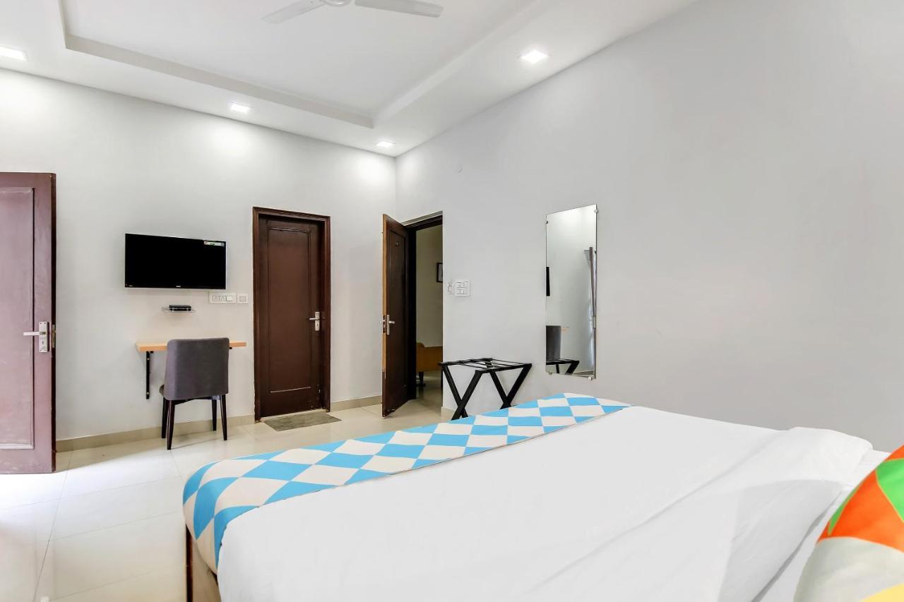 Oyo Home 64106 Comfortable Stay New Delhi Exterior photo