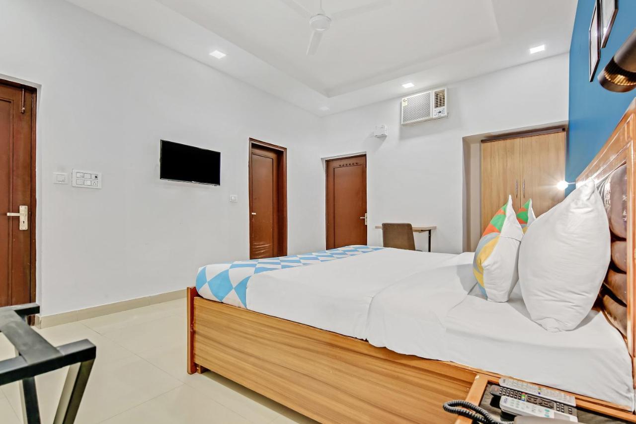Oyo Home 64106 Comfortable Stay New Delhi Exterior photo